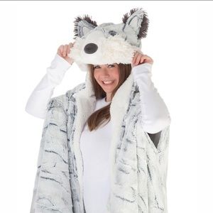 NWT Plush Hooded Husky Blanket Wrap One Size